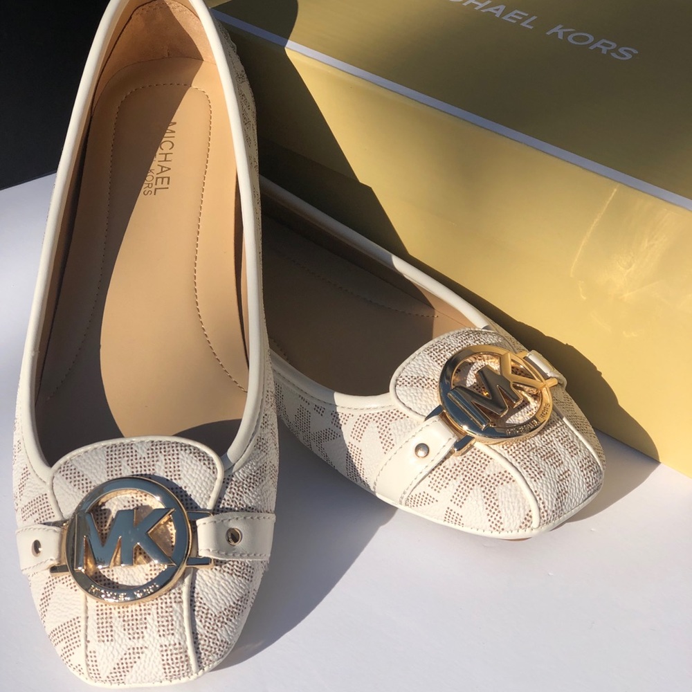HOSTPICK 🎉Michael Kors Flat Shoes